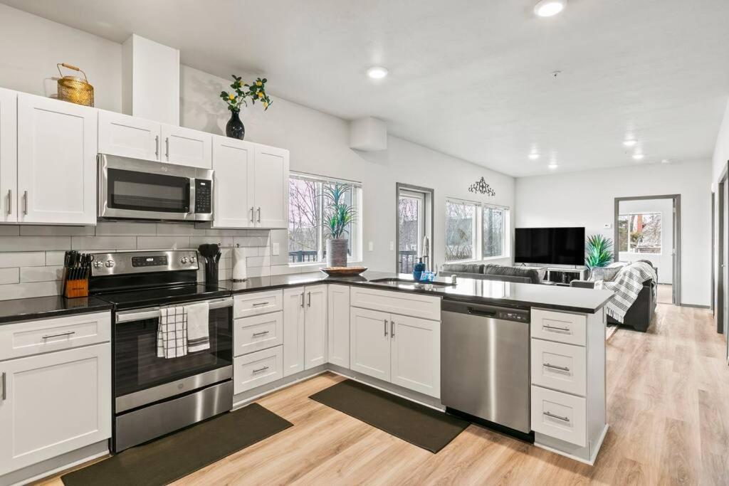 Spacious New 2 Bed 2 Bath Apt By Downtown Spokane Dış mekan fotoğraf
